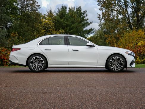 New 2026 Mercedes-Benz E 350 4MATIC image 3