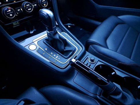 Used 2017 Volkswagen Golf SEL image 27