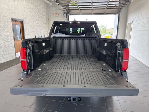 Certified 2025 Toyota Tacoma TRD Off-Road w/ TRD Off Road Upgrade Package AWD/4WD image 10