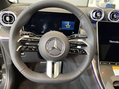 Certified 2025 Mercedes-Benz GLC 300 image 13