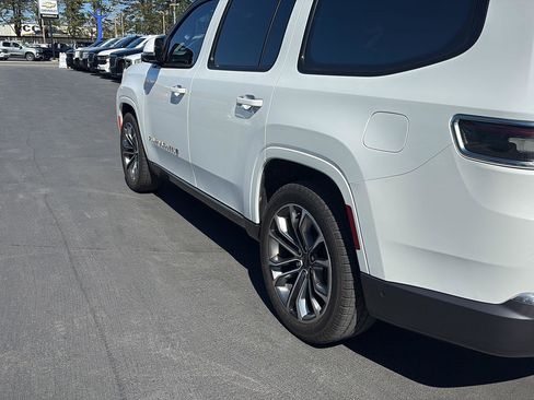 Used 2022 Jeep Grand Wagoneer Series III w/ Flexible Seating Group image 5