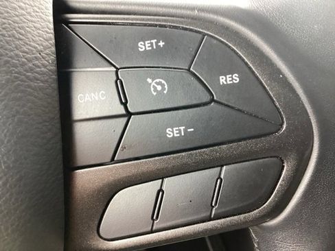 Used 2023 Dodge Challenger SXT image 13