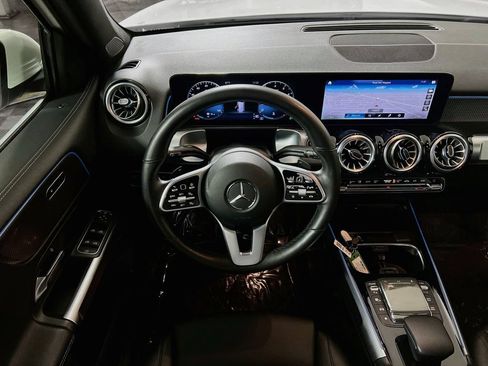 Used 2022 Mercedes-Benz GLB 250 4MATIC w/ Premium Package Lite image 21