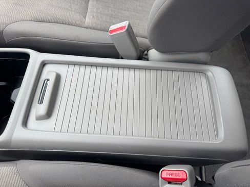 Used 2013 Honda CR-V LX image 19