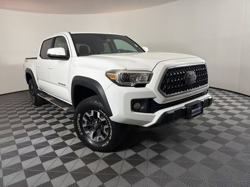 Used 2019 Toyota Tacoma TRD Off-Road AWD/4WD image 1