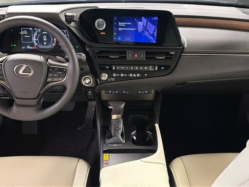 Certified 2025 Lexus ES 350 w/ Premium Package image 15