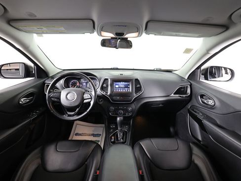 Used 2020 Jeep Cherokee Latitude Plus image 27