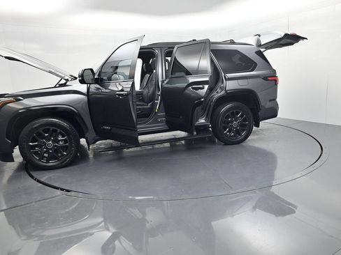 Used 2024 Toyota Sequoia Platinum AWD/4WD image 75