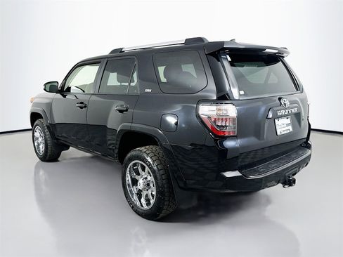 Used 2022 Toyota 4Runner SR5 Premium image 5