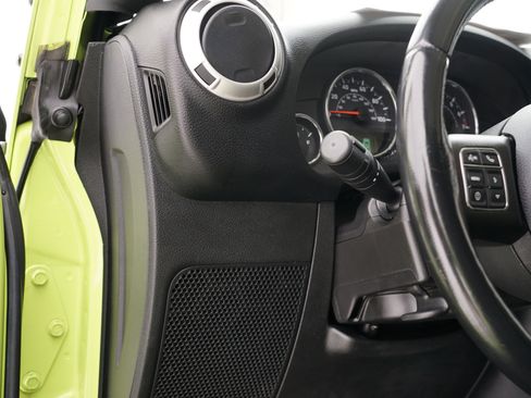 Used 2016 Jeep Wrangler Unlimited Sahara w/ Dual Top Group image 17