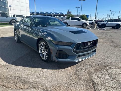 Used 2025 Ford Mustang GT Premium RWD image 3