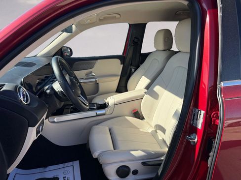Used 2022 Mercedes-Benz GLB 250 image 9