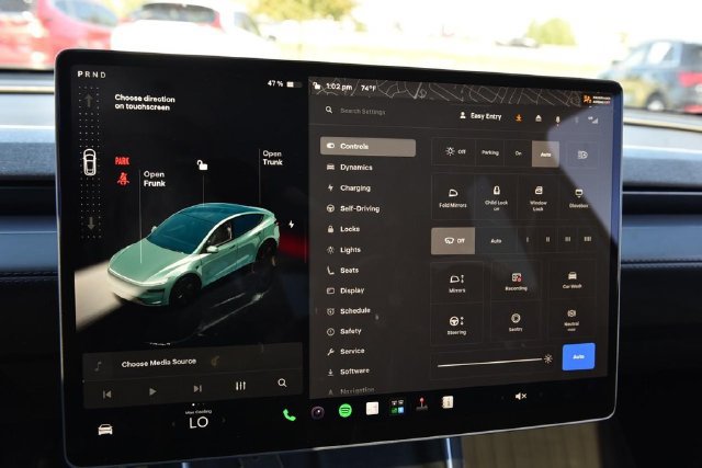 Used 2026 Tesla Model Y Long Range AWD/4WD image 11