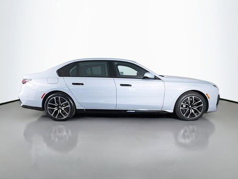 Certified 2023 BMW 760i xDrive AWD/4WD image 8