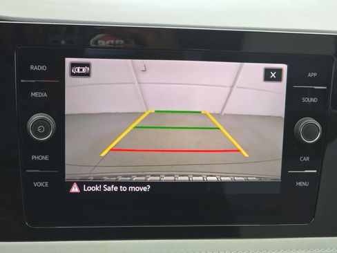 Certified 2025 Volkswagen Taos SE FWD image 23