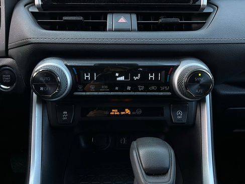 Used 2025 Toyota RAV4 XLE image 27