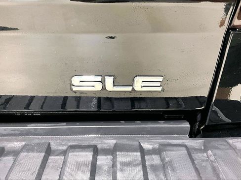 Used 2018 GMC Sierra 1500 SLE w/ SLE Value Package AWD/4WD image 9