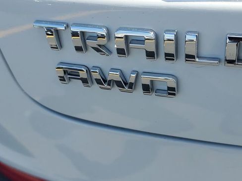 Certified 2024 Chevrolet TrailBlazer LT w/ Convenience Package AWD/4WD image 7