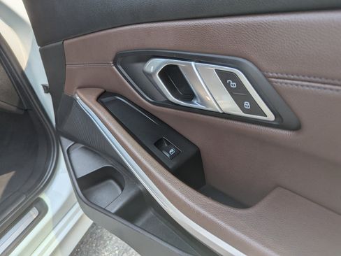 Used 2020 BMW 330i xDrive 330i xDrive Sedan North Americ w/ Premium Package image 40