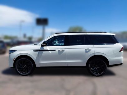 New 2026 Lincoln Navigator Reserve w/ Jet Appearance Package
