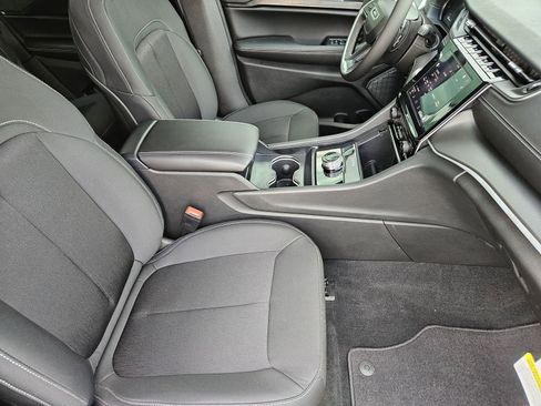 New 2026 Jeep Grand Cherokee Laredo RWD image 15