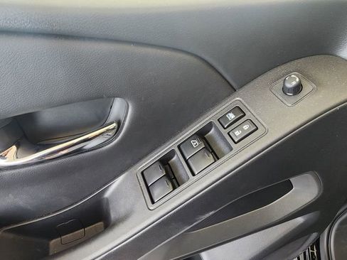 Used 2025 Nissan Frontier SV w/ SV Convenience Package image 14