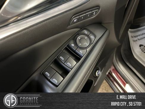 Used 2024 Buick Enclave Avenir w/ Avenir Technology Package AWD/4WD image 12