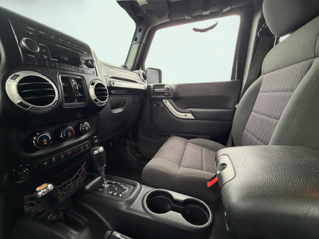 Used 2012 Jeep Wrangler Unlimited Rubicon w/ Dual Top Group AWD/4WD image 20