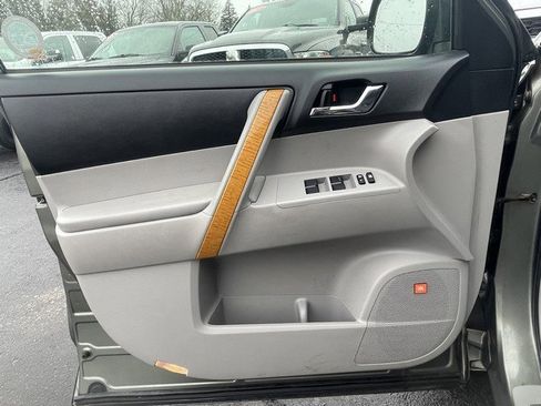 Used 2010 Toyota Highlander Limited image 11