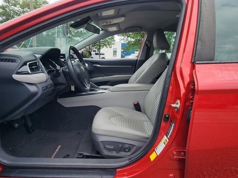 Certified 2020 Toyota Camry SE w/ Carpet Mat Package FWD image 9