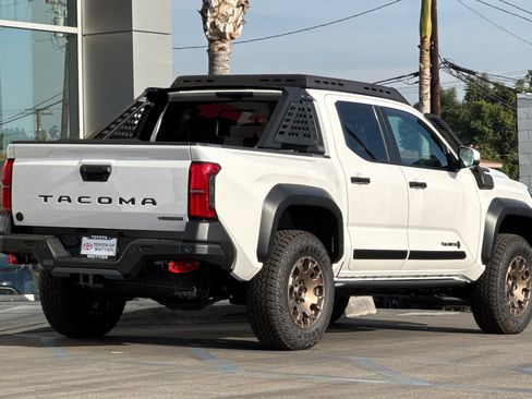Certified 2025 Toyota Tacoma Trailhunter image 5