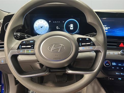 Used 2024 Hyundai Elantra SEL FWD image 22
