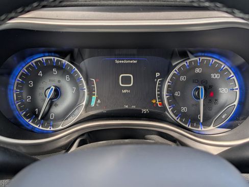 New 2026 Chrysler Pacifica Select image 31