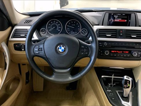 Used 2015 BMW 320i Sedan image 6