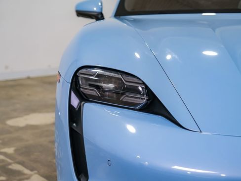 Used 2022 Porsche Taycan 4S image 46