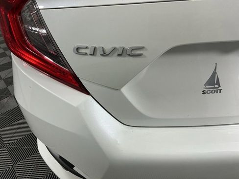 Used 2017 Honda Civic Touring image 19