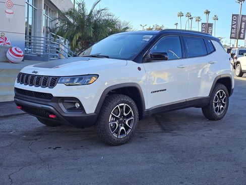 New 2026 Jeep Compass Trailhawk image 3