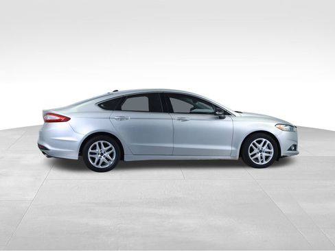 Used 2014 Ford Fusion SE w/ Equipment Group 202A image 13