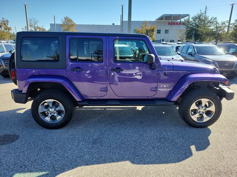 Used 2017 Jeep Wrangler Unlimited Sahara w/ Connectivity Group image 4