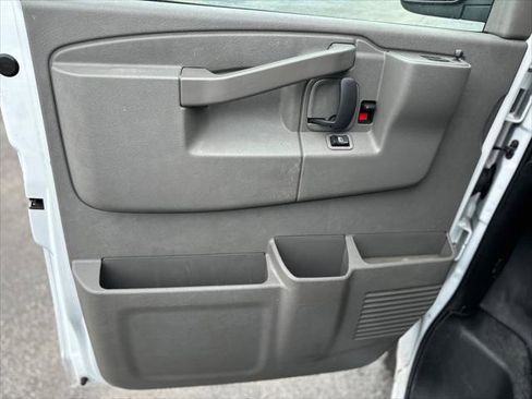 Used 2021 Chevrolet Express 2500 w/ Driver Convenience Package image 16