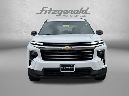 Used 2026 Chevrolet Traverse LT AWD/4WD image 3