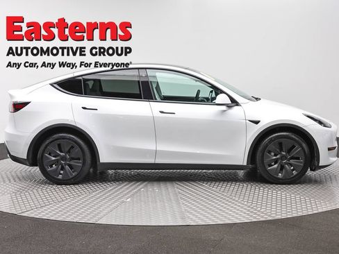 Used 2022 Tesla Model Y Long Range AWD/4WD image 4