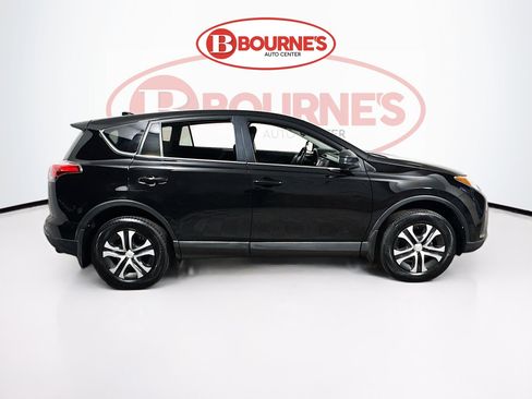 Used 2018 Toyota RAV4 LE image 9