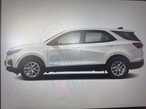 Used 2024 Chevrolet Equinox LT FWD image 6