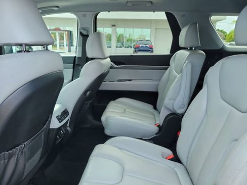 Used 2022 Hyundai Palisade SEL w/ Premium Package FWD image 12