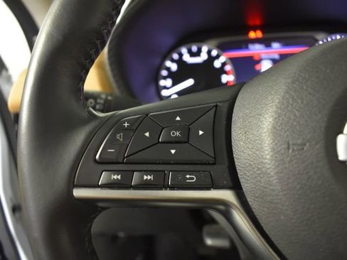 Used 2023 Nissan Sentra SV w/ SV Premium Package FWD image 16