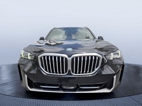 Certified 2024 BMW X5 xDrive40i w/ Premium Package AWD/4WD image 8