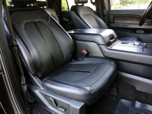 Used 2020 Ford Expedition Limited image 8