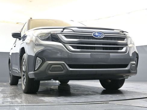 Used 2025 Subaru Forester Premium AWD/4WD image 45