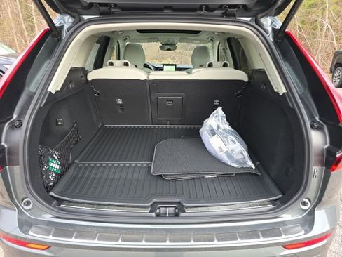 New 2026 Volvo XC60 T8 Ultra w/ Protection Package Premier AWD/4WD image 17